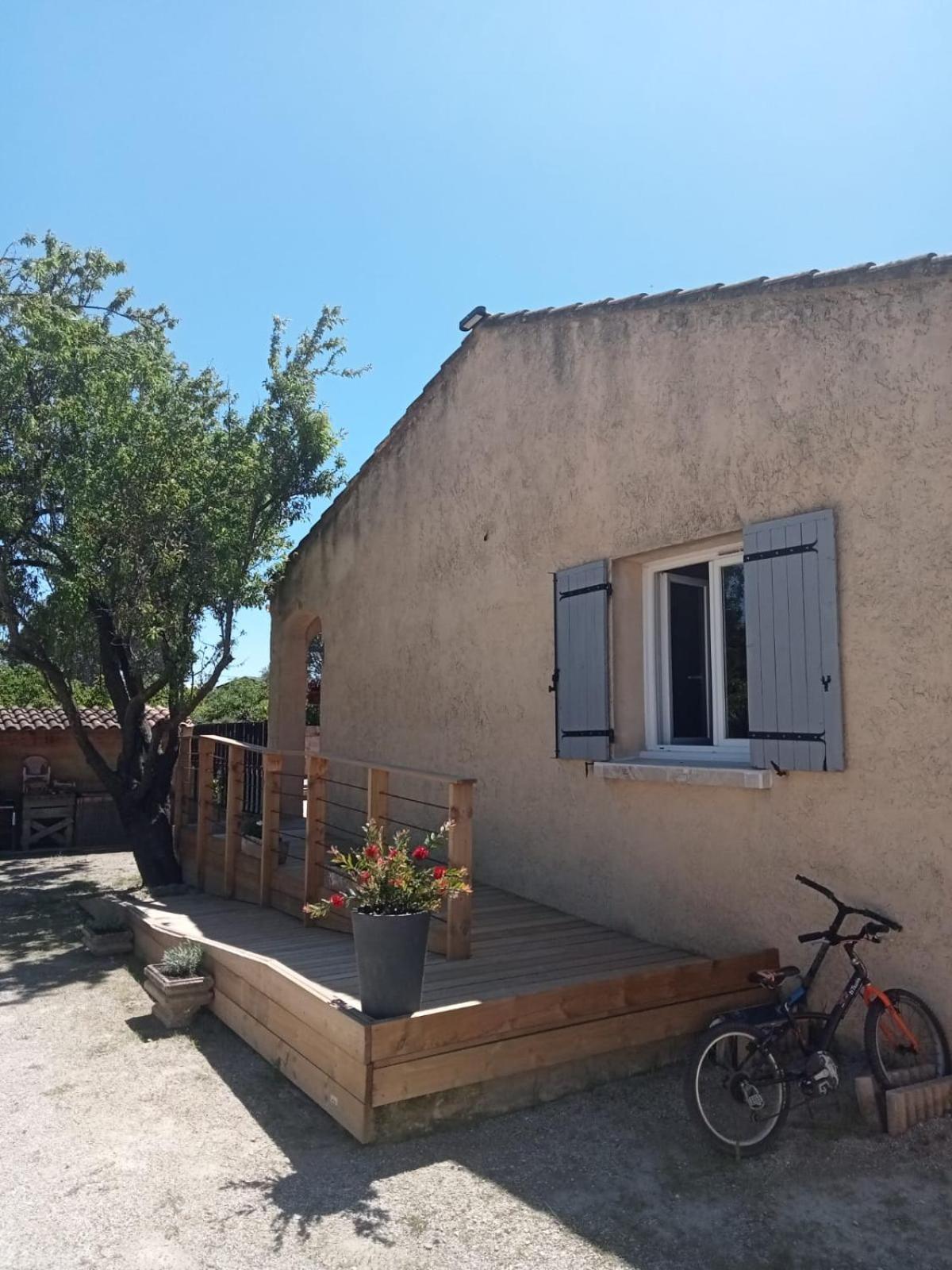 Le Mas De La Joelette Vedène Exterior foto